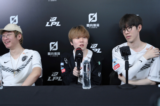 不面对离开 不面对离开